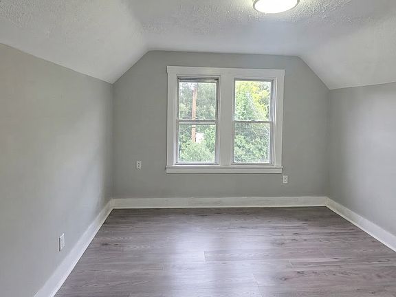 2nd image of 73 Frank St Unit 3