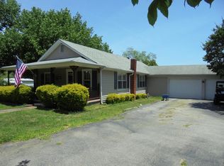2702 Lone Oak Rd, Paris, TN 38242