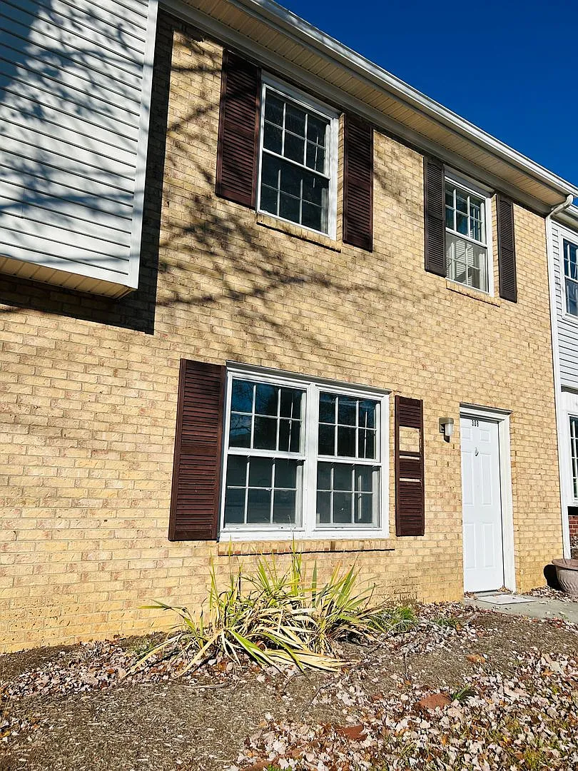 308 Broce Drive — Photo 1