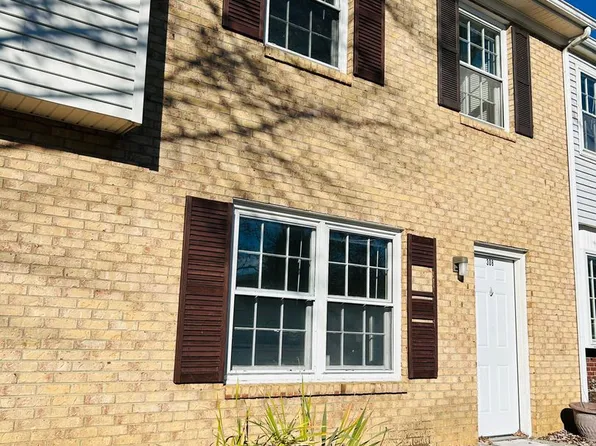 308 Broce Dr, Blacksburg, VA 24060