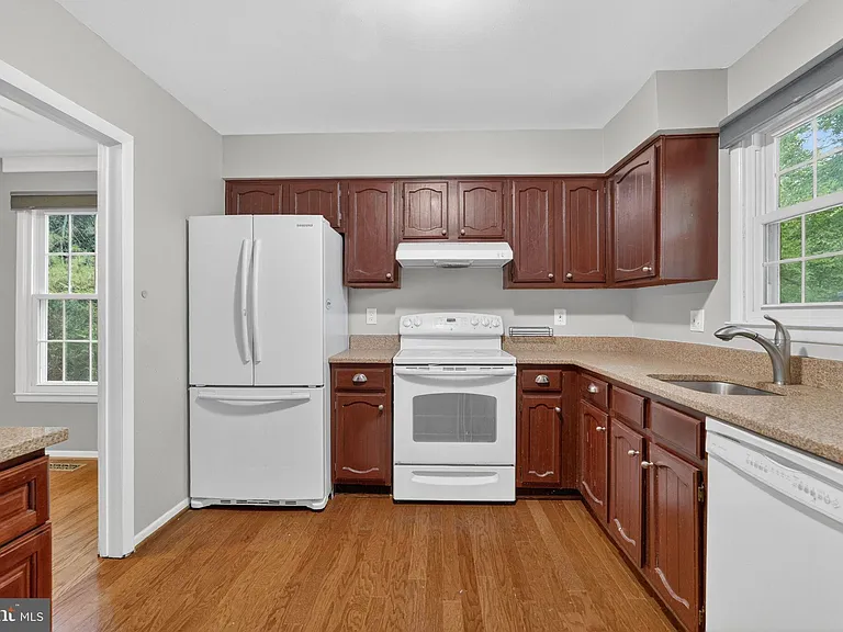 9821 Owens Ct — Photo 15