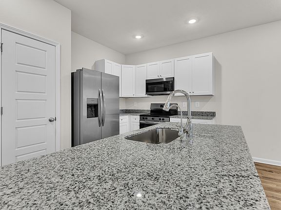 4th image of 6173 Bemiss Springs Dr