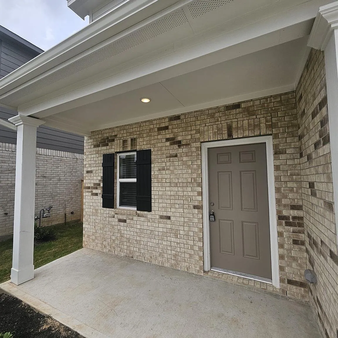 4 bed, 2.5 bath, $2,550 — Photo 3