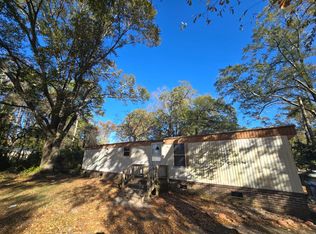 824 Rembrandt Dr, Fayetteville, NC 28314