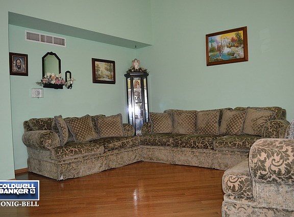 2nd image of 430 Farm Trl