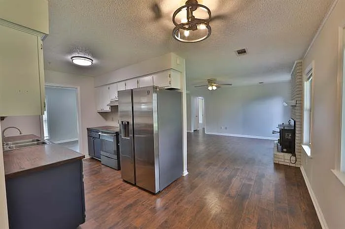 Clover Hill Dr — Photo 9