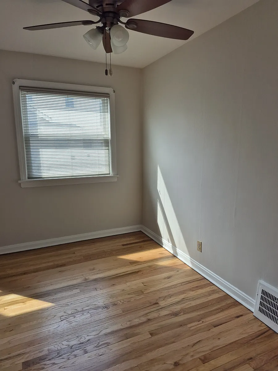 Building Photo - 5550 Ridge Rd #2