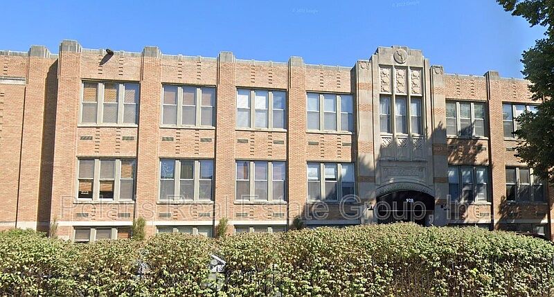 1st image of 920 E 62nd St Unit M-16