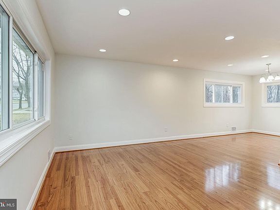 3rd image of 8402 Richville Dr