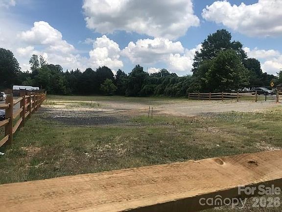 3rd image of 15208 N Old Statesville Rd #154