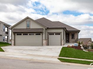 411 Stoneridge Dr, Lawrence, KS 66049