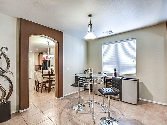 4th image of 513 E Navajo Trl Unit 25
