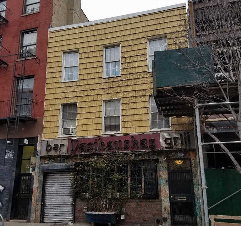 2nd image of 279 Grand St