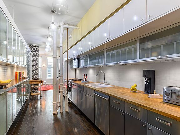 4th image of 37 Walker St