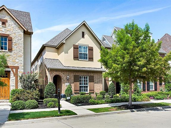 2nd image of 2209 Longwood Dr