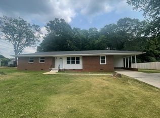 5 W Clark Rd, Inman, SC 29349