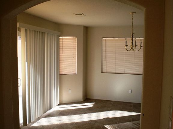 5th image of 9827 Sunshine Mesa Dr NW