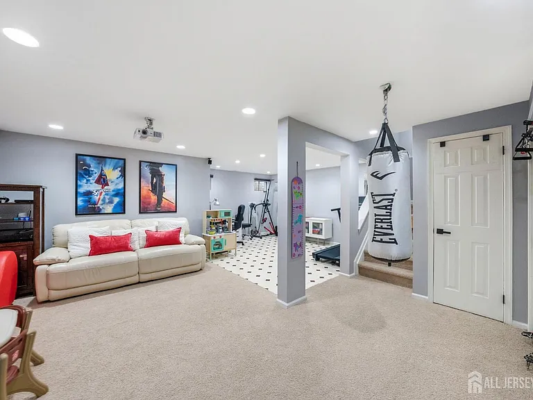 3 Dorchester Dr — Photo 26