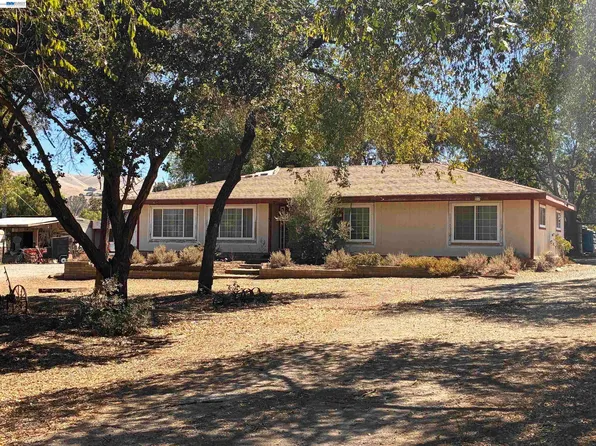 5940 Victoria Ln, Livermore, CA 94550