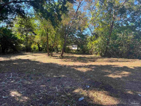 2411 W Yonge St, Pensacola, FL 32505