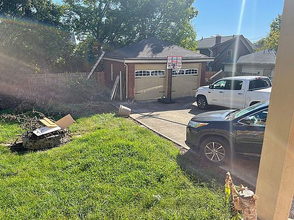 5th image of 1014 Academy Ave
