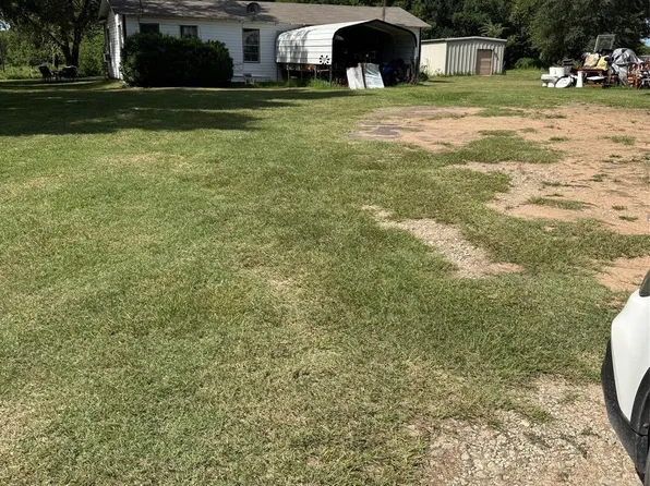 510 W Pine St, Edgewood, TX 75117