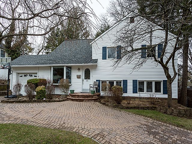1st image of 101 Hillwoood Ln