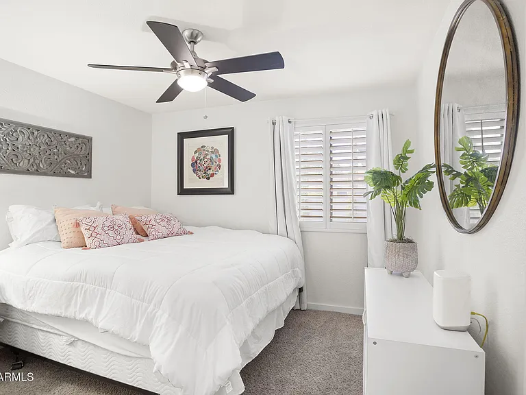 3141 E Sierra St — Photo 27