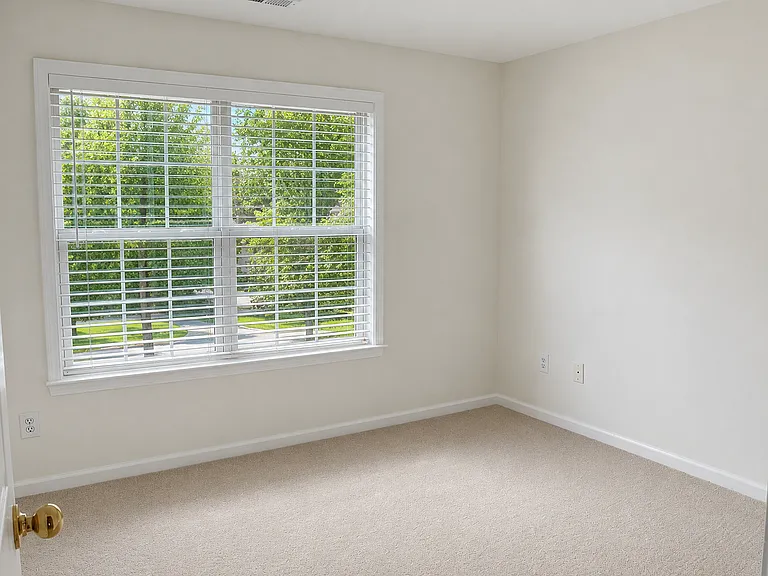 15663 Knoll Oak Ct — Photo 5