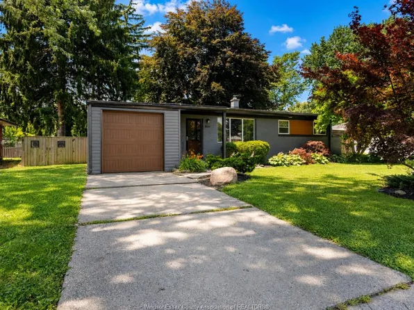 2763 Everts Ave, Windsor, ON N9E 2T9