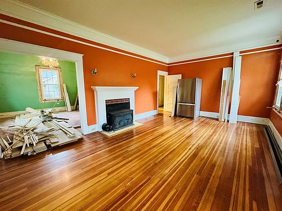 5th image of 704 North St