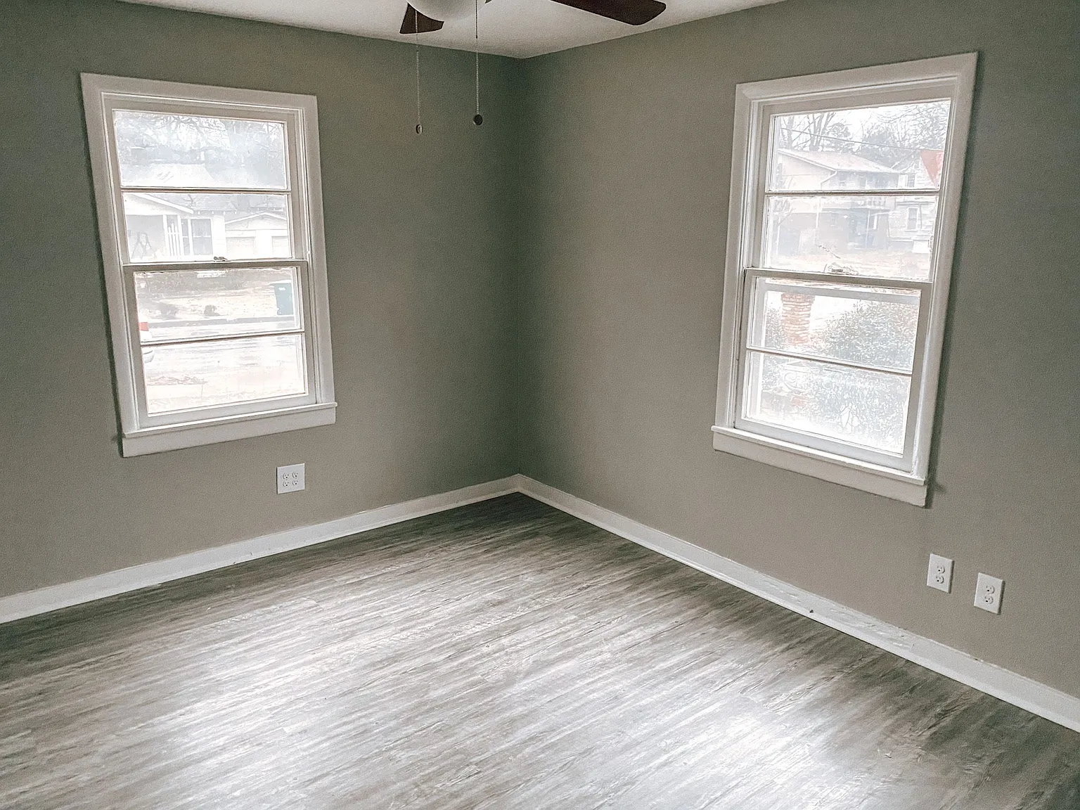 Coming Soon: Charming 3-Bed, 2-Bath Town Home! — Photo 4