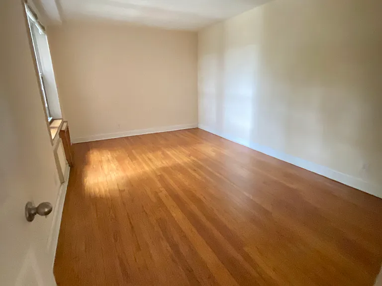 67-67 Burns St #3K — Photo 3
