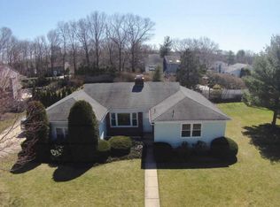 8 Primrose Ln, West Long Branch, NJ 07764