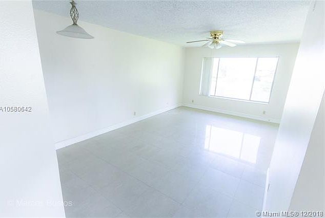 1st image of 9951 Twin Lakes Dr