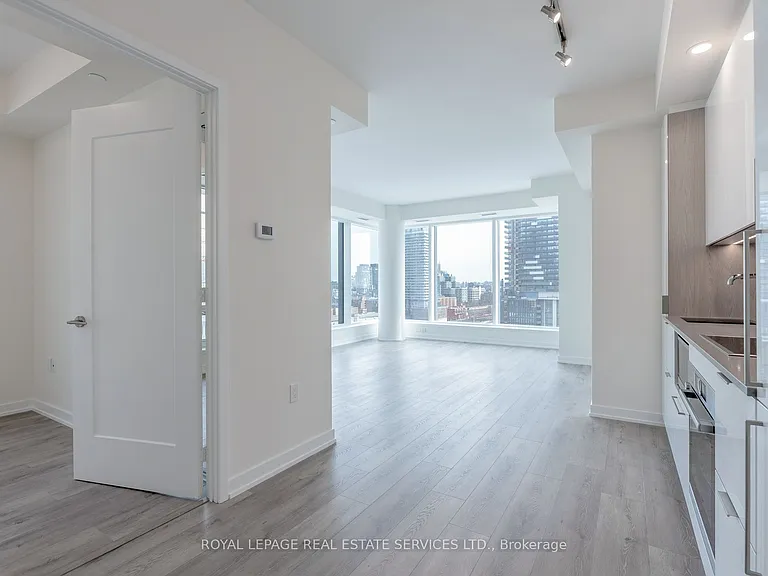 28 Freeland St #1307 — Photo 4