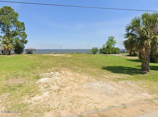633 Sandy Hook Dr, Pass Christian, MS 39571