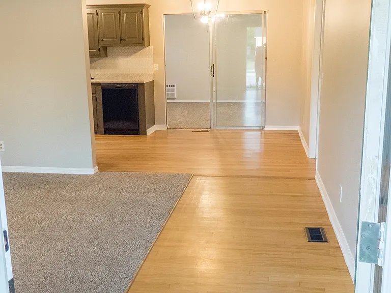 517 N Broadway — Photo 20
