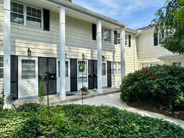 245 Unquowa Road APT 35, Fairfield, CT 06824