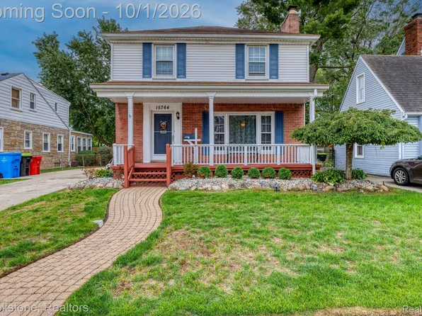 15764 Deerfield Ave, Eastpointe, MI 48021