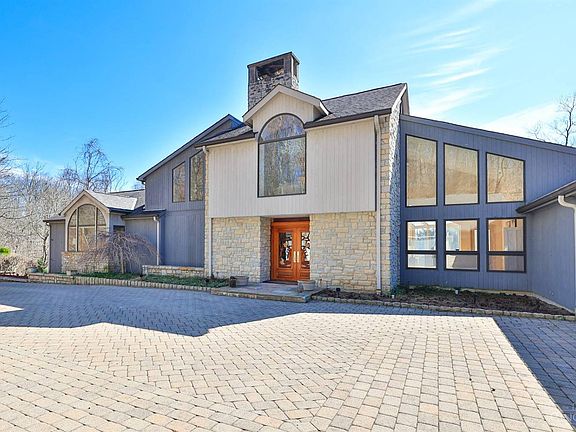 3rd image of 4280 Willow Hills Ln
