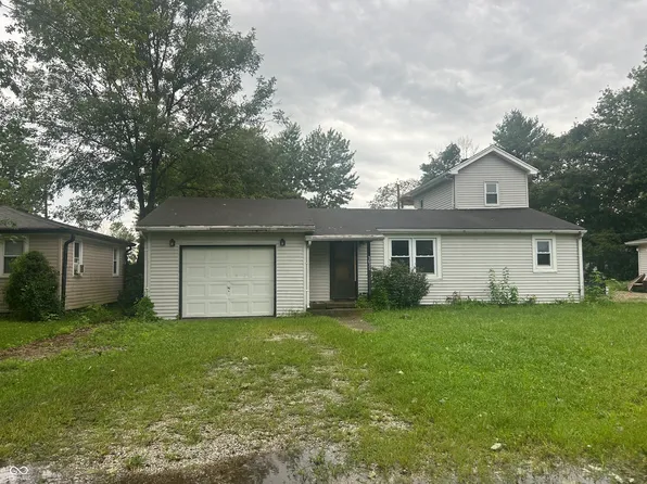 5631 N Clover West Dr, Fairland, IN 46126