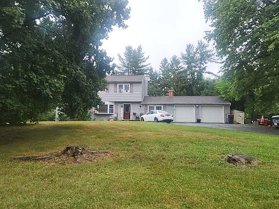 3rd image of 16 Sidney Ln
