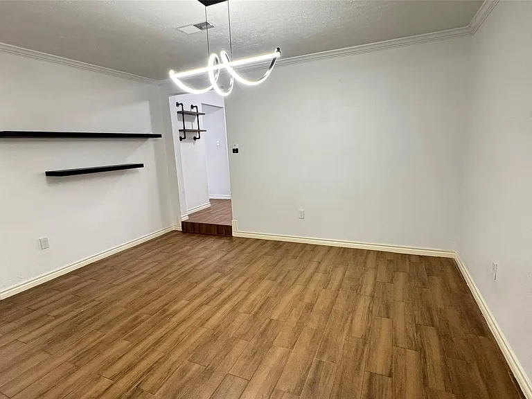 221 Hyta St — Photo 24