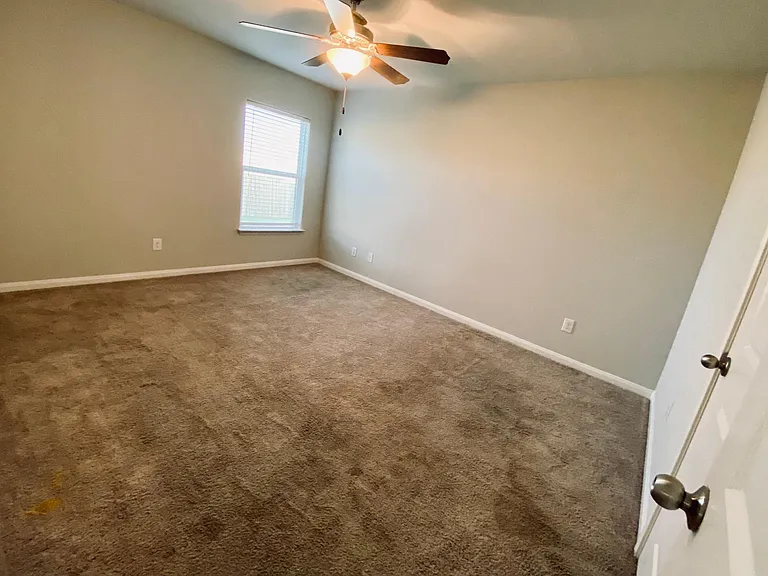 596 Ruby Ln — Photo 13