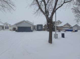 16815 91st St NW, Edmonton, AB T5Z 2W7