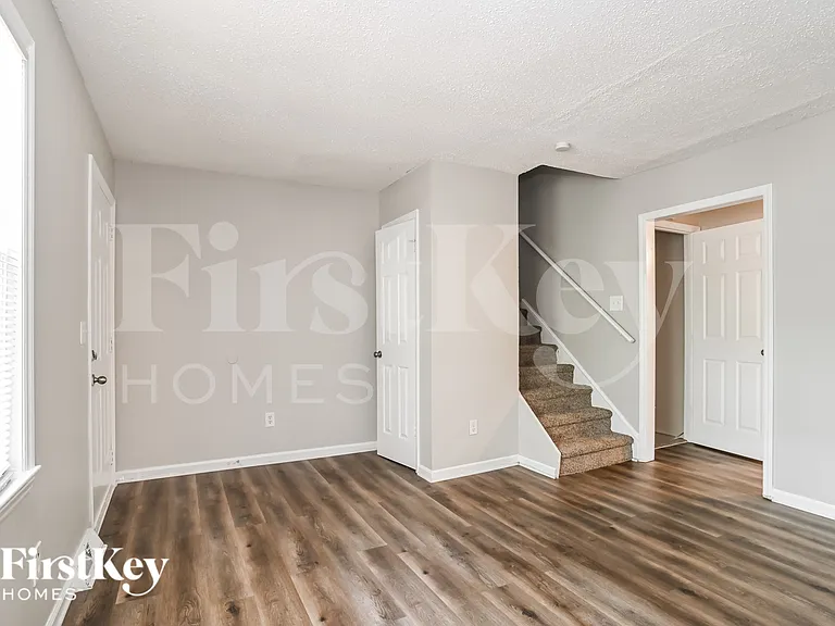 5721 Trotters Ridge Rd — Photo 4