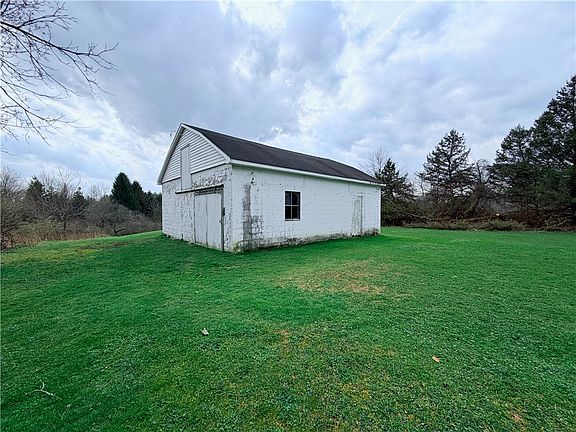 5th image of 209 Cranberry Rd