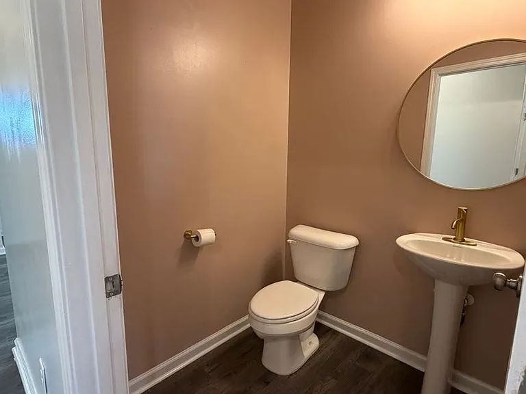 1097 Sapphire Dr — Photo 8