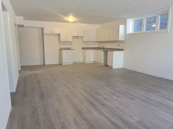 93 Berkely St #Basement, Wasaga Beach, ON L9Z 0K6